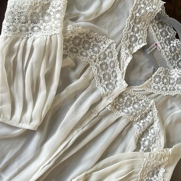 Sheer Button Up Blouse with Embellished Sleeves M - Picture 6 of 6